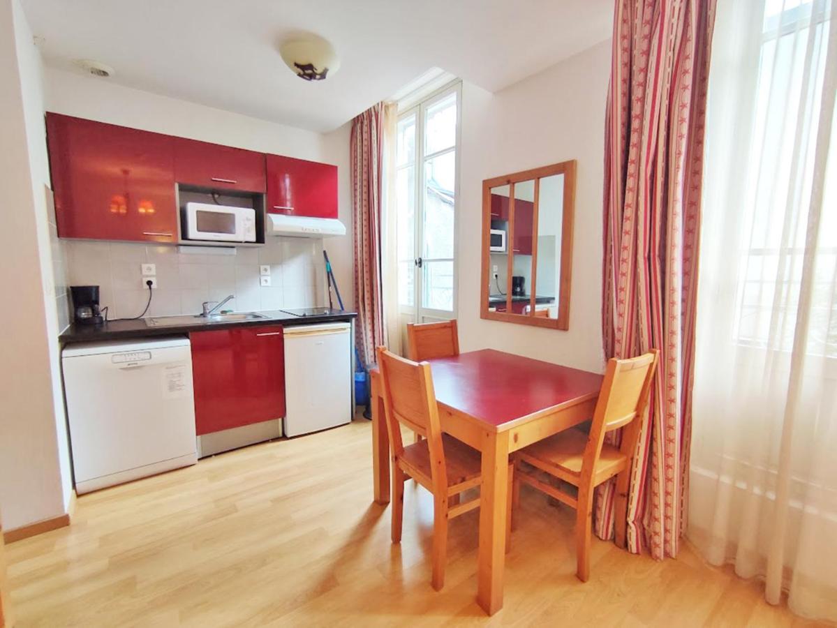 Le Bouquetin, Studio, Centre Luchon, Wifi, Casier A Skis, Ascenseur, 3 Personnes Bagneres-de-Luchon Bagian luar foto