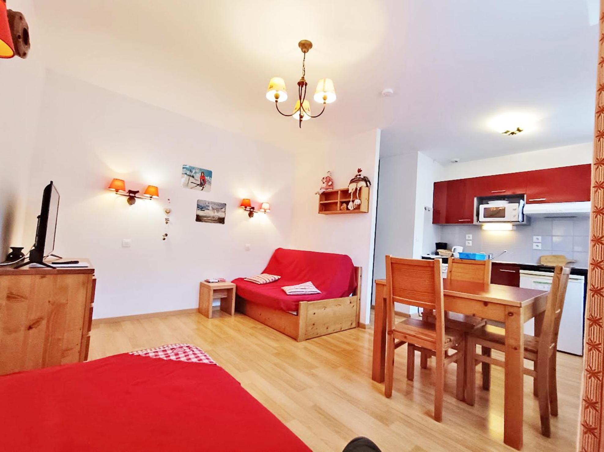 Le Bouquetin, Studio, Centre Luchon, Wifi, Casier A Skis, Ascenseur, 3 Personnes Bagneres-de-Luchon Bagian luar foto